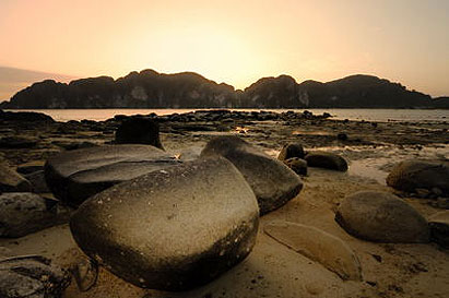 Keywords: thailand phi phi island stones sunset evening low tide brown 