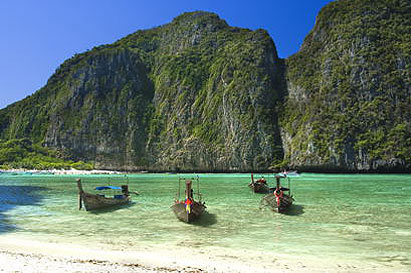 Keywords: thailand phi phi island mays bay the beach sea turquoise green 