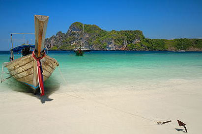 Keywords: thailand phi phi island beach boat sea water turquoise blue 